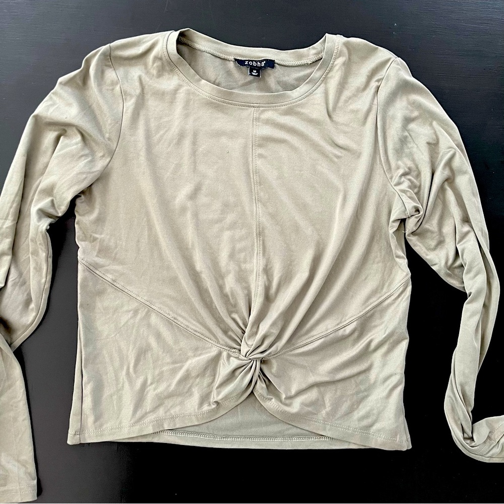 Long Sleeve Workout Top w Knot